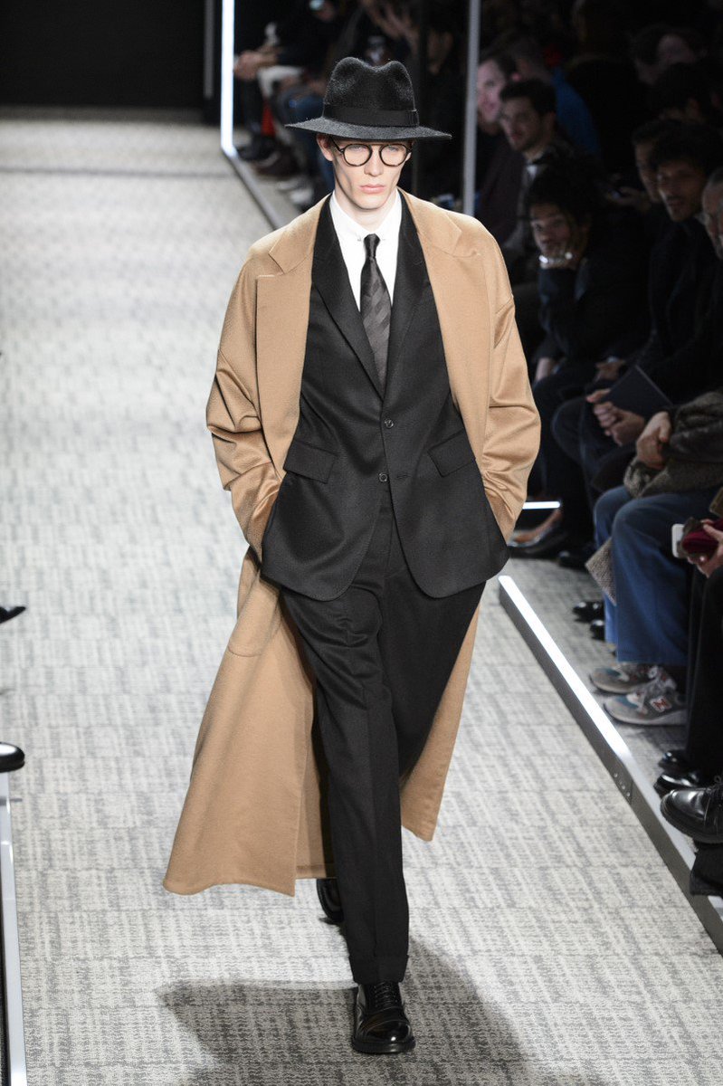 HommeEssential's tweet photo. @CERRUTI1881 paid tribute to the legacy of house founder Nino Cerruti &amp; celebrates the brand' timeless elegance - https://t.co/Ealb3YvaNV https://t.co/LMRg3W5aZc