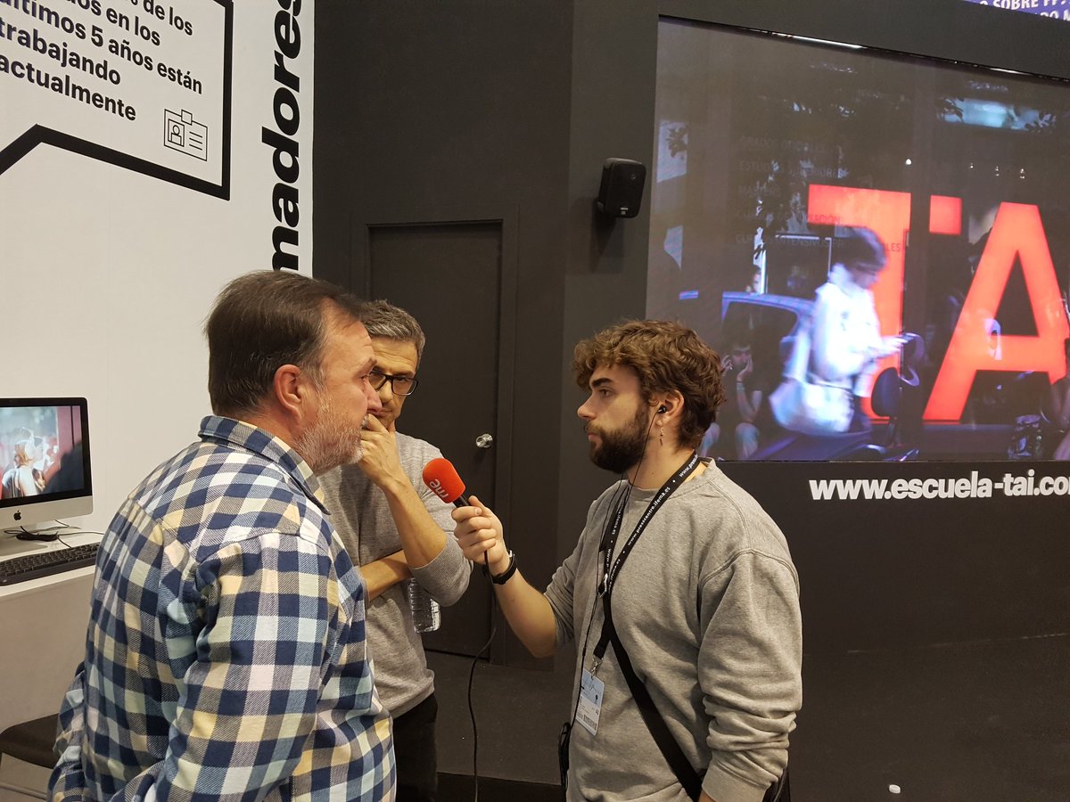 escuelatai's tweet photo. .@Artesfera1 entrevista a @FEDEBAIXERAS  y @fvpass para hablar de #arte y proyección profesional #AULA2017 #Transformadores https://t.co/hgv7TLxbPU