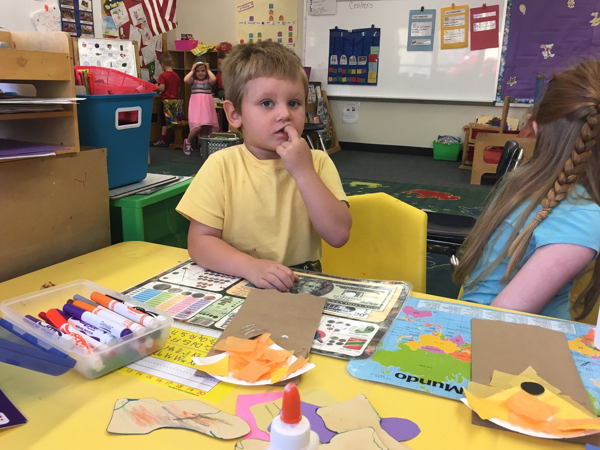 kinderfun1's tweet photo. Silly Socks, Guess Whose Feet, Fox in Sox bag puppet, Foot Book #celebratelps #DrSeuss @CitrusSchools https://t.co/Ti9GgD5vjN