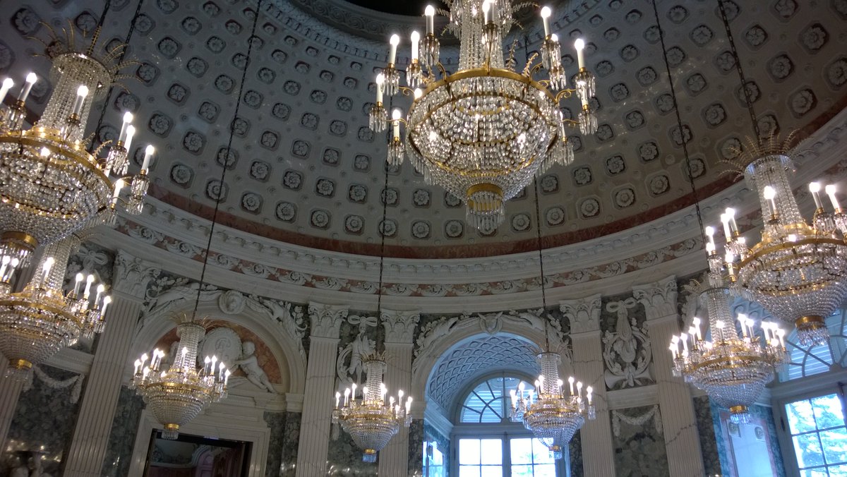 Linnavierailu onnistuu kaupunkilomallakin! rantapallo.fi/lempipaikkojan… #matkablogi #saksa #linna #Duesseldorf #schlossbenrath