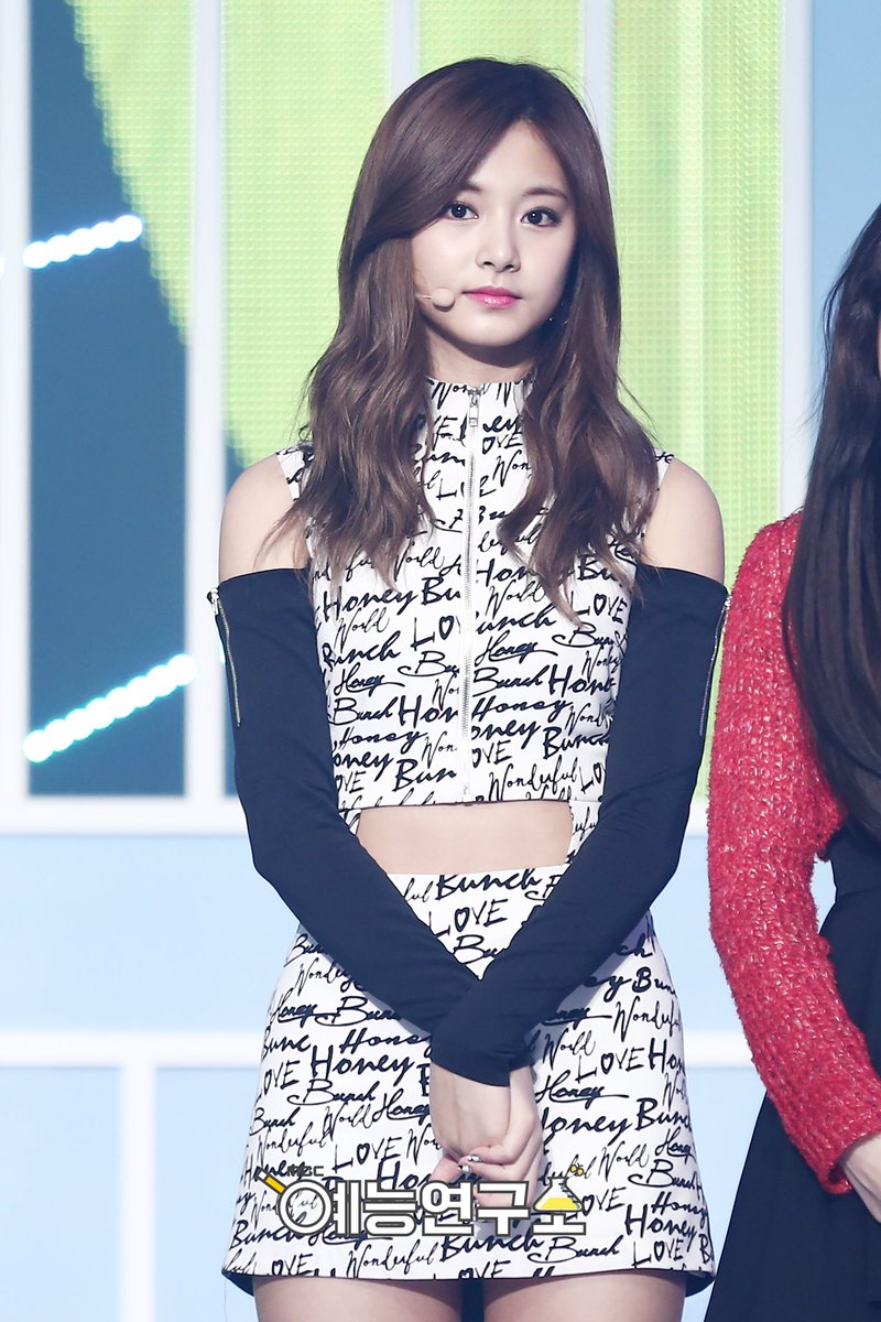 Tzuyu World Pic Mbc Show Music Core Knock Knock 1 T Co Phe8hwua4j Tzuyu 쯔위 子瑜 ツウィ Twice 트와이스