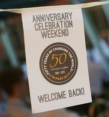 Did you know: 
Our custom printed synthetic bunting is not only water proof but also tear proof!

#ThursdayThoughts #Bunting