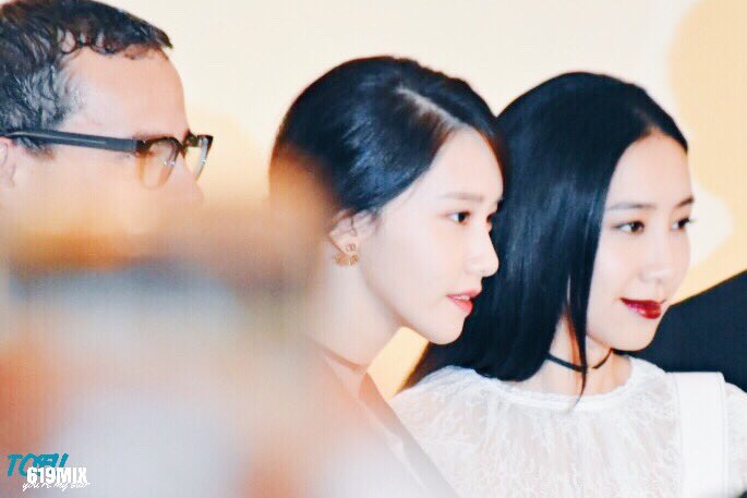 [PIC][28-02-2017] YoonA khởi hành đi Hồng Kông để tham dự sự kiện “DIOR 17S/S Landmark Pop Up Store” vào sáng nay - Page 4 C56TpslUsAAQJeC