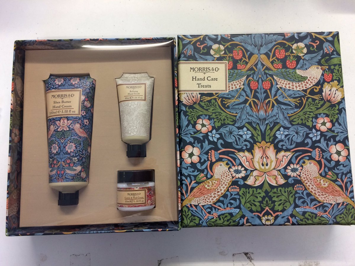 CrukDerbyAlvs's tweet photo. Our Clutter bugs have found this wonderful item that has been donated recently during #MissionSpringClean https://t.co/Ht0NPjC40a