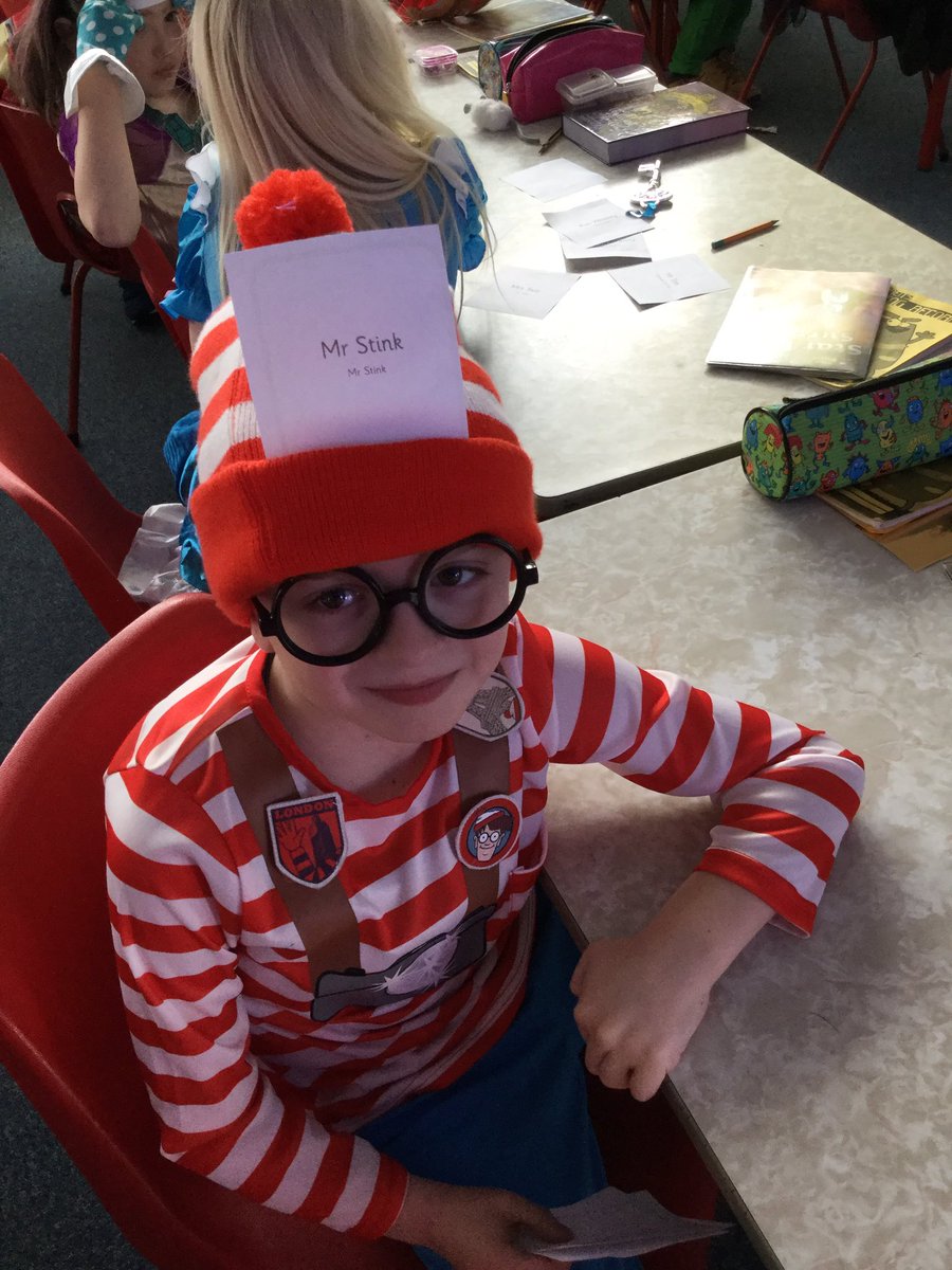 HTAClassod's tweet photo. Children have had great fun playing the "what's up" game to describe characters! #WorldBookDay https://t.co/Xk31ucuJyi