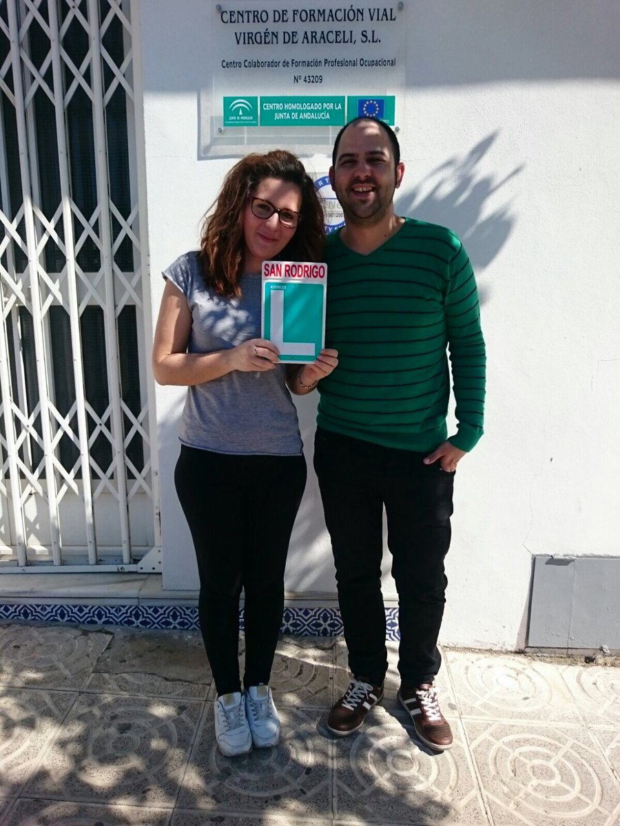 AutoSanRodrigo's tweet photo. Cristina con su profesor Pedro, también fue una de las afortunadas de ayer. Gracias bonita por contar con nosotros. 😉 https://t.co/H0sWX0WbR0
