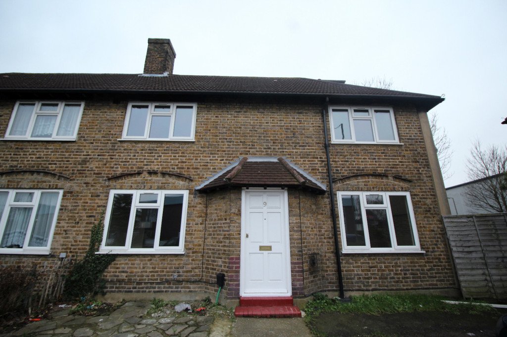 Instruction Alert ! Valg Property presents a 4 bed house on Elmers end. Guide Price : £505,000