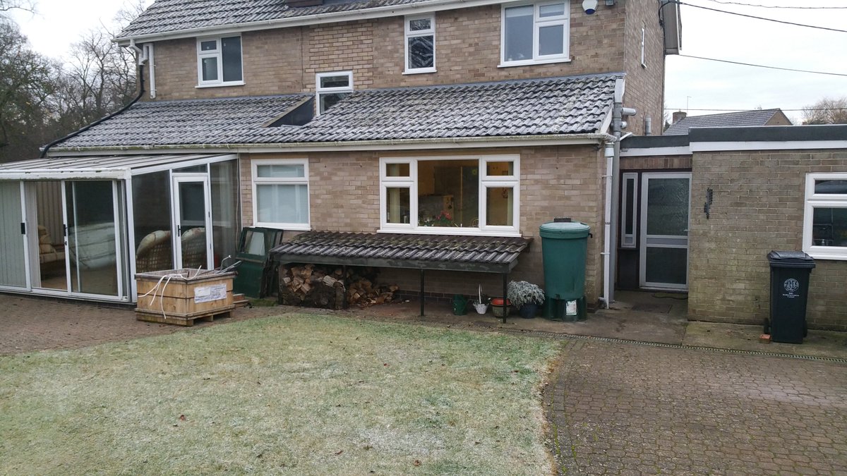 HaloBuildServ's tweet photo. Another project starting.  Demolish rear extension and rebuild larger flat roof. https://t.co/z7WrS8AGp1