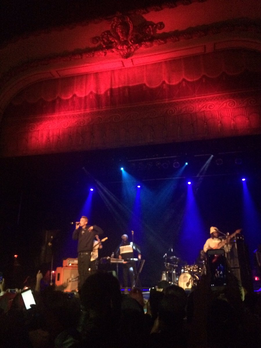 wheres_fi's tweet image. Feeling hecka blessed to be able to see such great music in philly  @noname @intanetz #2concerts1week