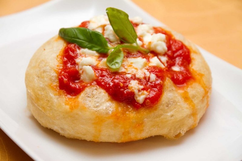 La ricetta della pizza fritta napoletana: topitalian.it/2017/01/25/la-…