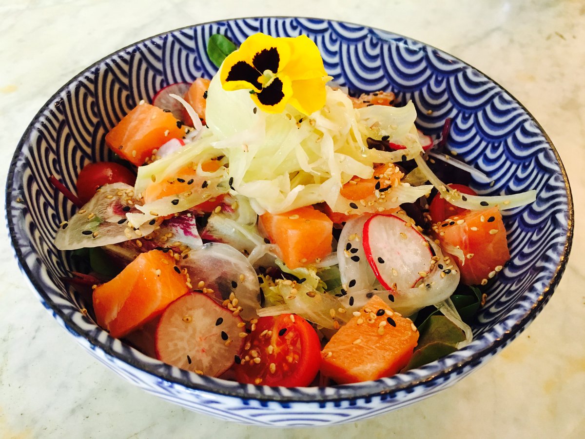 Plats que es mengen amb els ulls. Amanida de salmó marinat a casa  #chichalimona #salmo