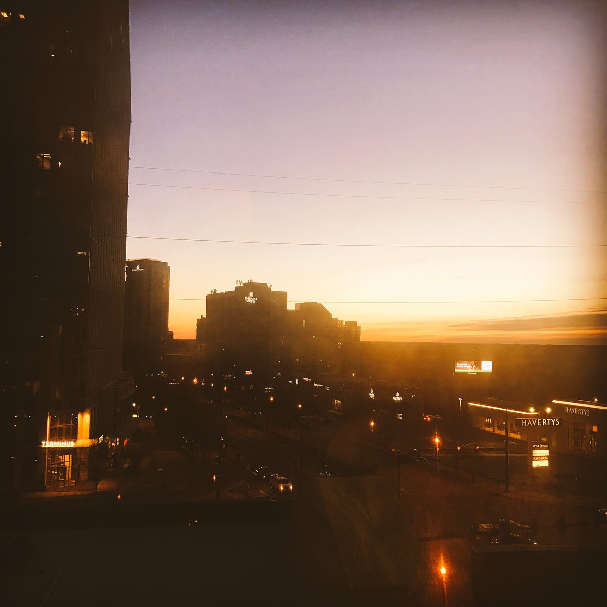 tinro_me's tweet photo. Georgeous Georgia Morning
#topfloorview https://t.co/Flo54ONeV6