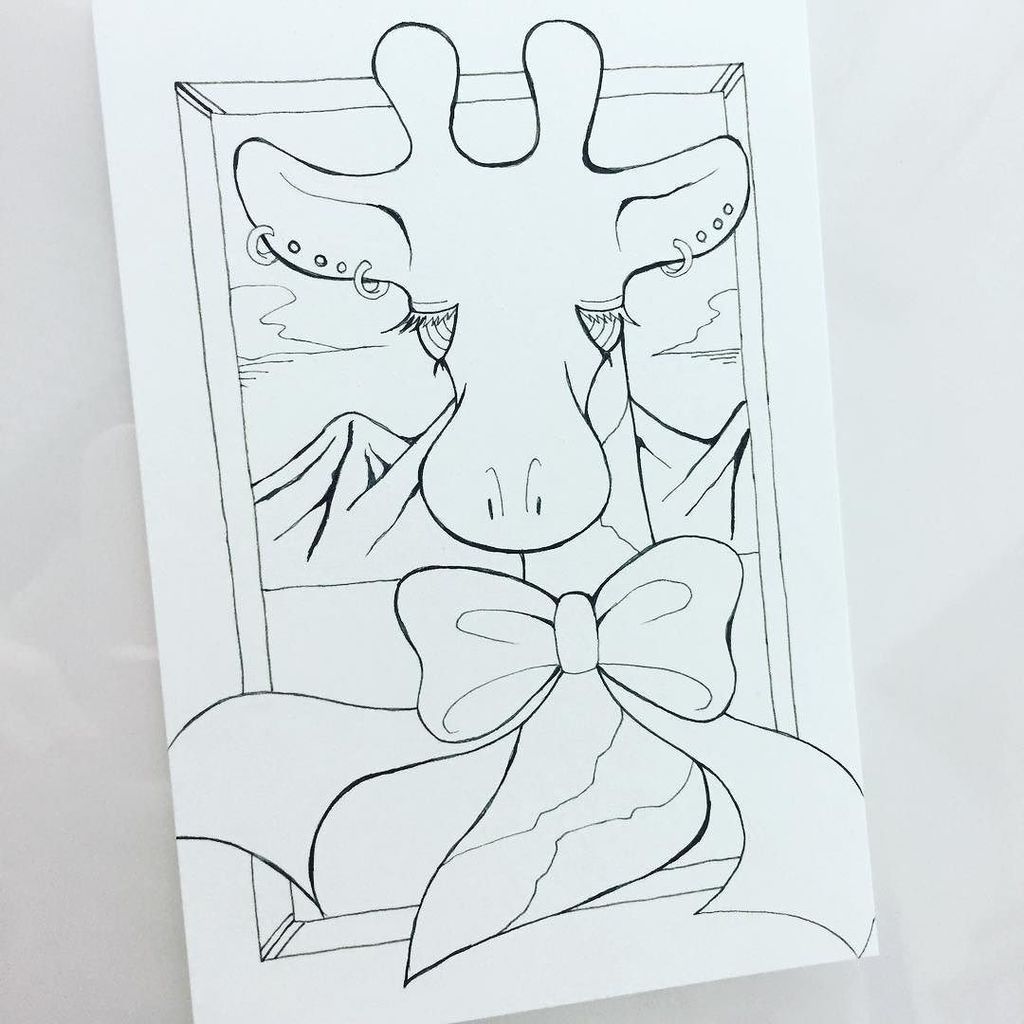 きりんさん。
そろそろ色塗りたい、でも線画でもとっときたい。
#きりん #giraffe #りぼん #線画 #色 #山 #カラー #モノクロ #design  #art #arti… https://t.co/ZTfJFZ6w2S 