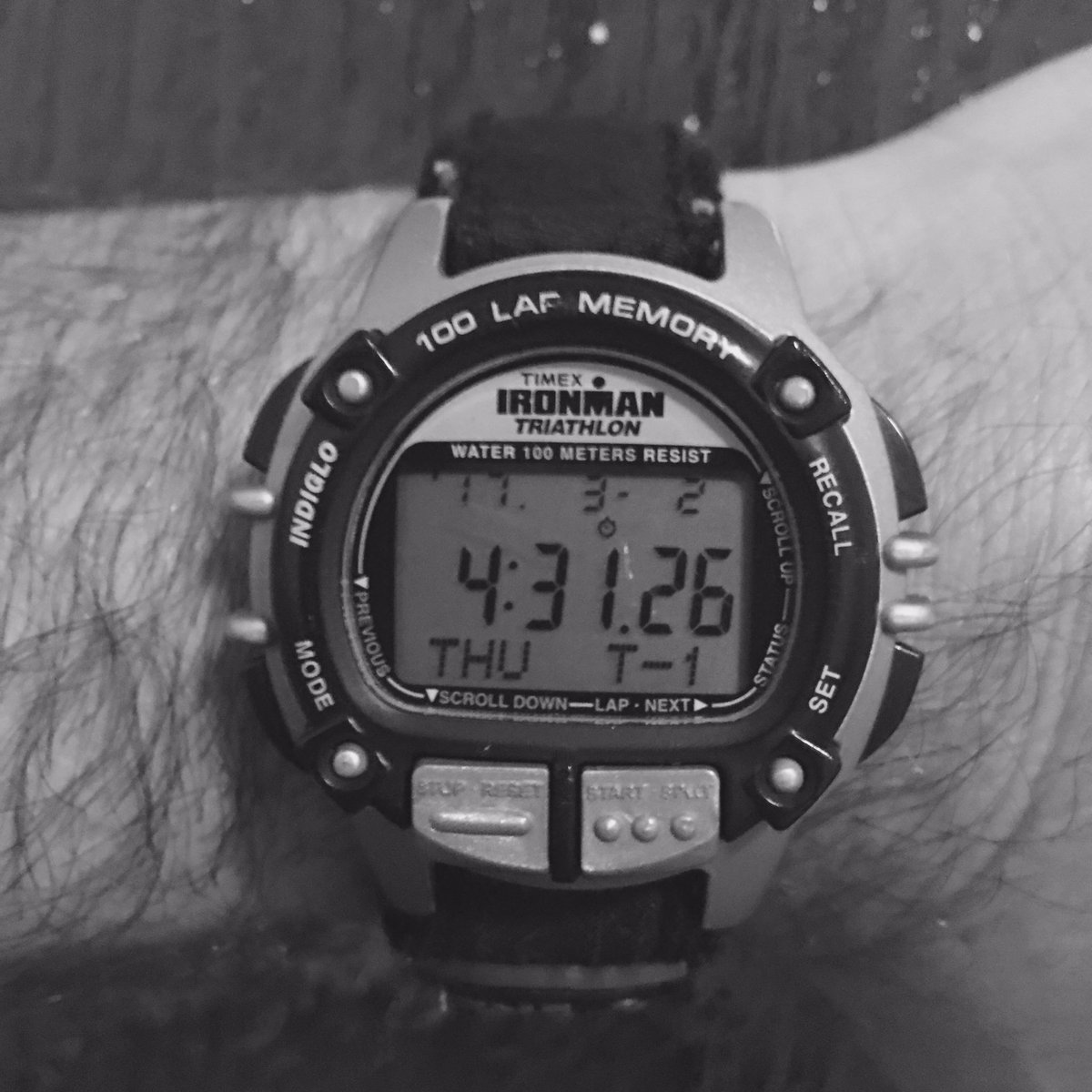 jockowillink's tweet photo. Don't live in the moment.
That means:do what feels good now.
No.
Do what's hard&brings pain now.
Have discipline now.
Result=FREEDOM. https://t.co/iVGzq36AnU