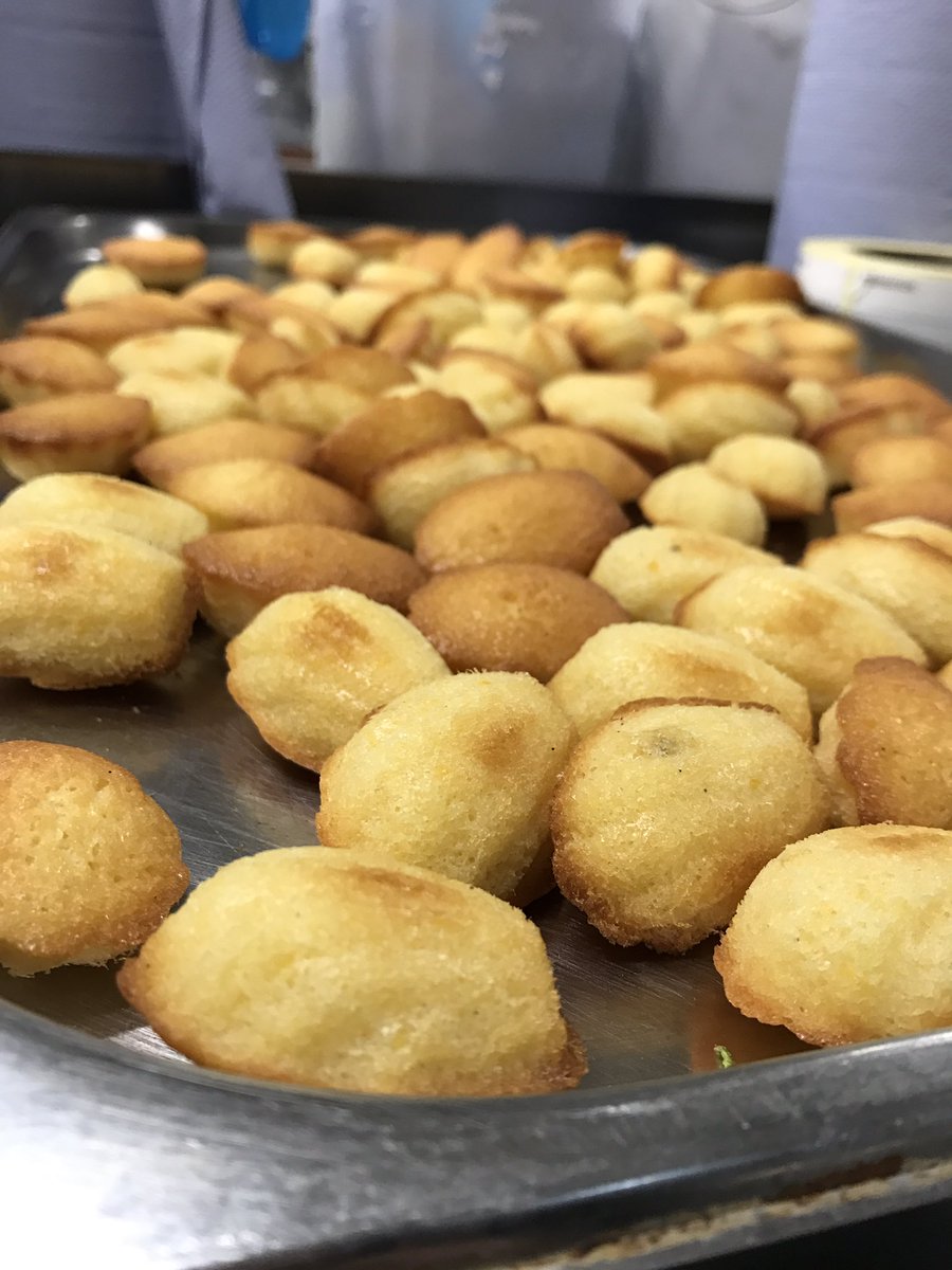 gemwren's tweet photo. Perks when the GM has spent the morning in pastry... fresh madelines. Lucky us #hellocake #careerchange https://t.co/ysxt288OwV
