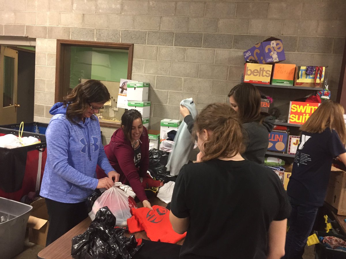 silkpursethrift's tweet photo. Christ's Church has two different teams that help out at the Silk Purse!  Team 2. https://t.co/3AWEwRCii7