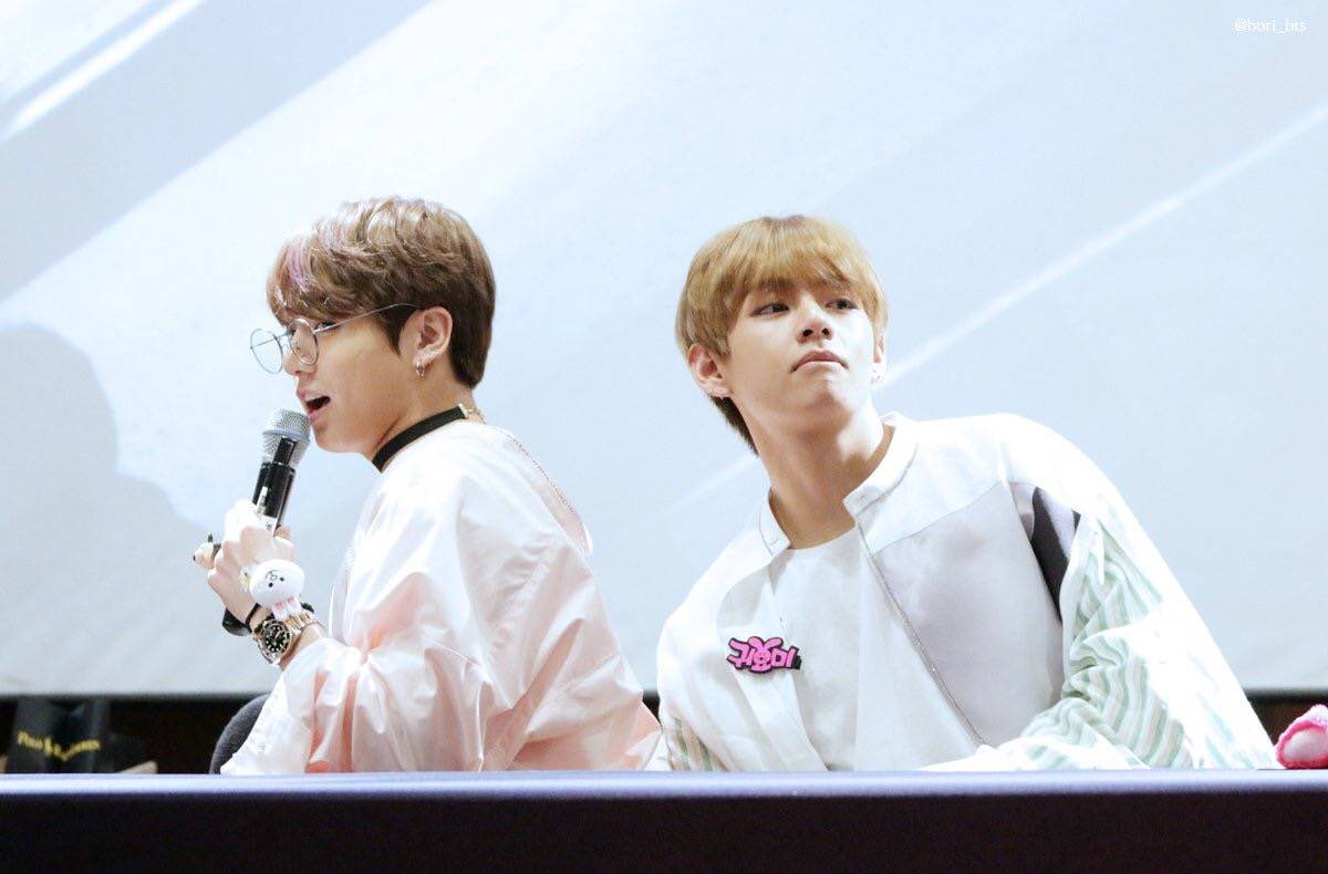 taehyungpic's tweet photo. #vkook https://t.co/TAxsuh1ave