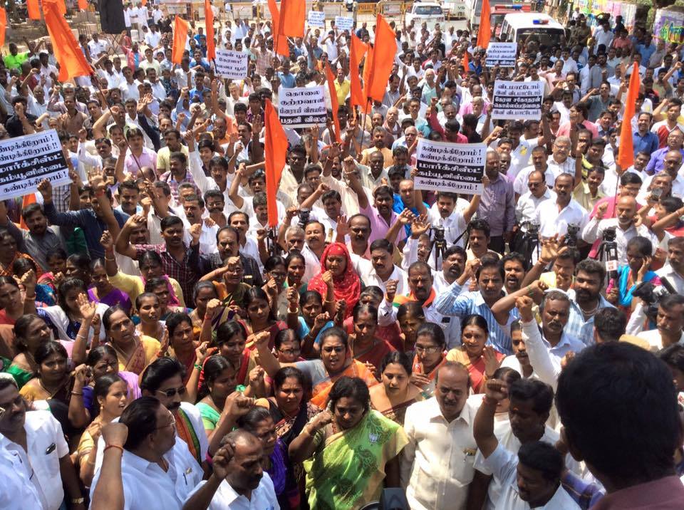 DolphinSrithar's tweet photo. Yesterday's #Protest at #Chennai against #MarxistViolenceInKerala #LeftistTerror #KeralaKills #Redrocity #EndViolenceCPM #GoBackPinarayi https://t.co/DniorCXRPU
