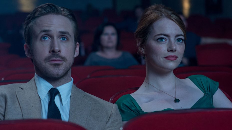 U.K. Cinema Pranks Audience By Playing 20 Seconds of 'La La Land' Before 'Moonlight' Screening thr.cm/NtAfxz
