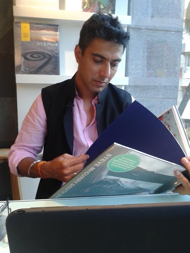 ranveerbrar's tweet photo. "You know you’ve read a good book when you turn the last page &amp; feel a little as if you have lost a friend" - Paul Sweeney
#WorldBookDay https://t.co/k5SbLPeYxq