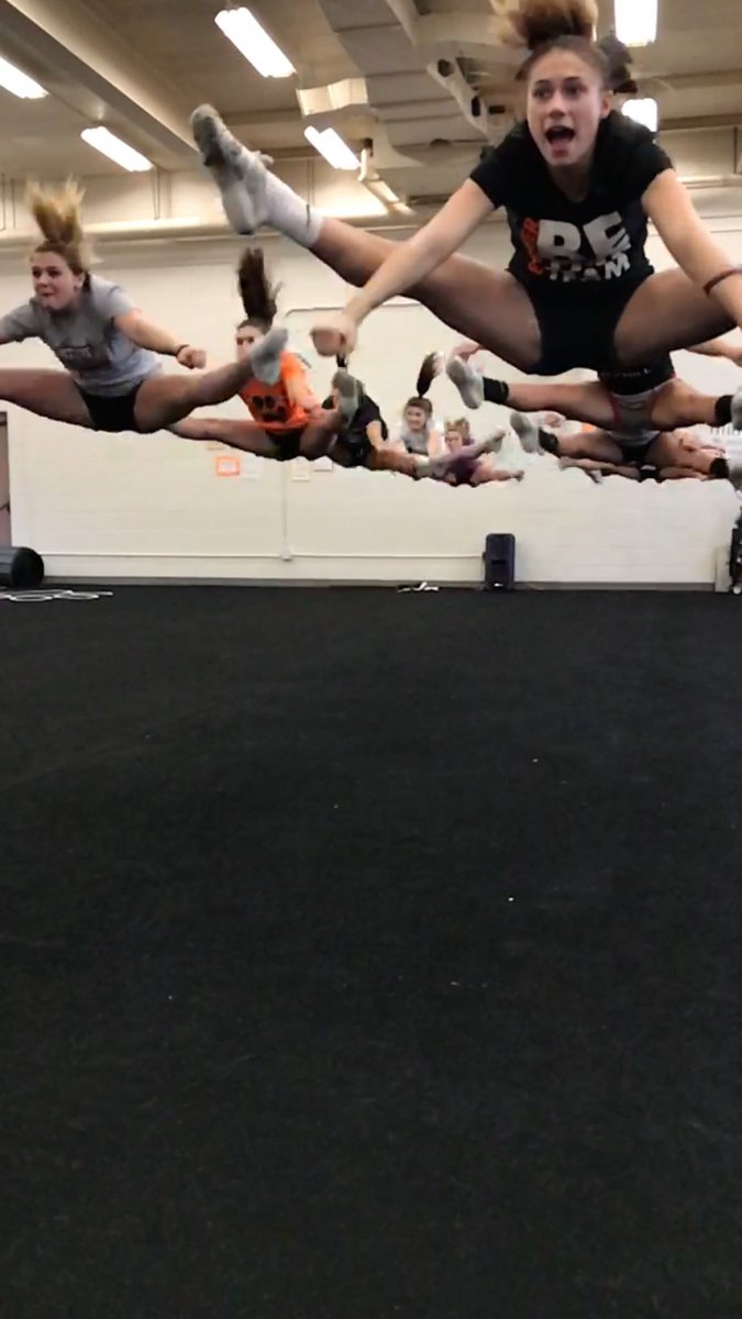 Brighton_Cheer's tweet photo. Making changes and still getting better. The work is worth it! #statesweek #T8AS #Stickstates17 https://t.co/PsBlD7QgMZ