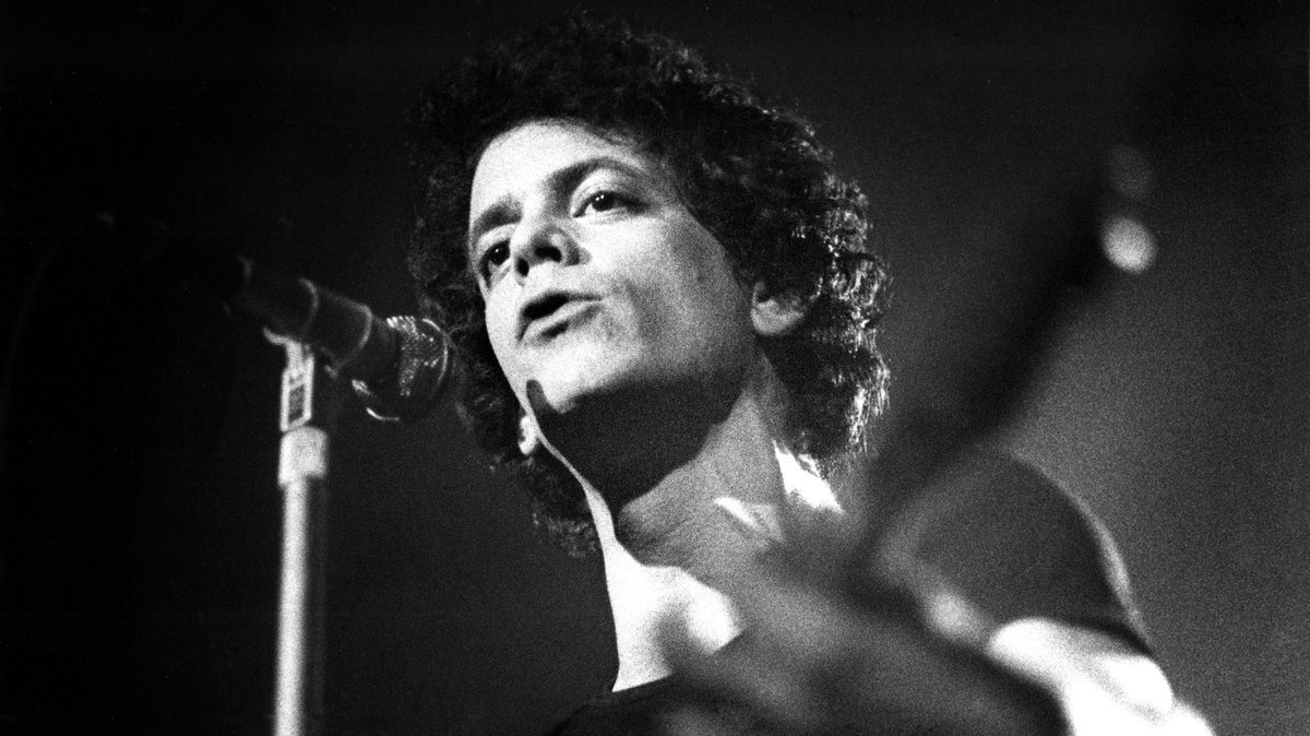 Tal día como hoy en 1942 nace el padre del rock alternativo, Lou Reed de The Velvet Underground.