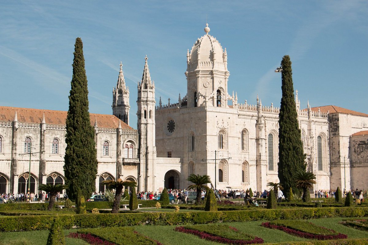 Tripomatic_App's tweet image. Planning a trip to #Lisbon? If you are into art or history, check out the best museums to visit: travel.sygic.com/en/list/best-m… #travel #portugal