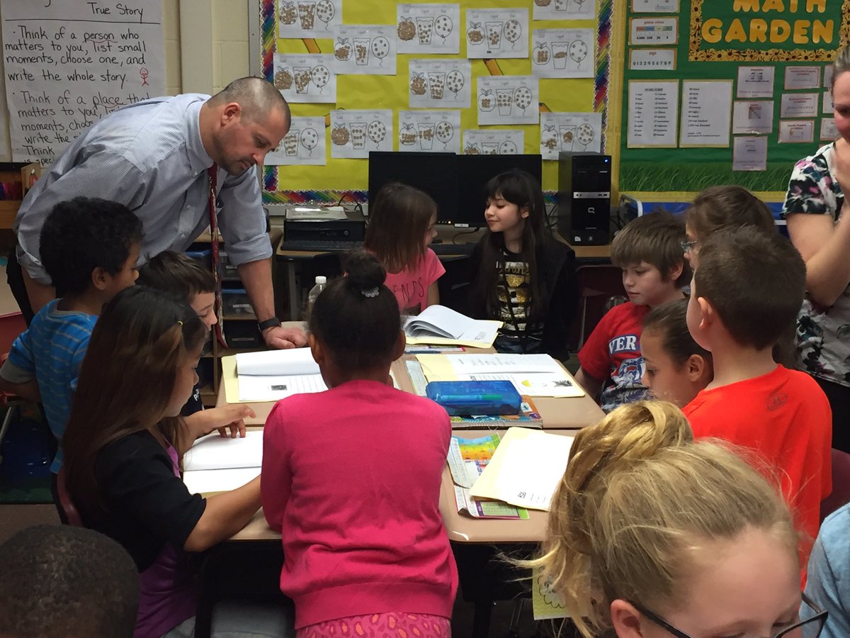 Thank you to Mrs. Reggio's 2nd grade and our administrators for joining in on our writer's celebration! #kcs #informationalbooks