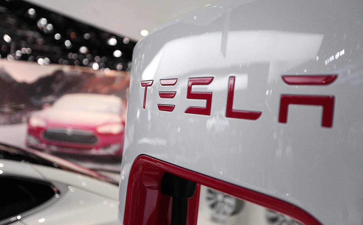 Automotive_News's tweet photo. Tesla overcomes China stumbles as sales triple, pass $1 billion https://t.co/YGgFYbXstU https://t.co/w7BFKkYapD