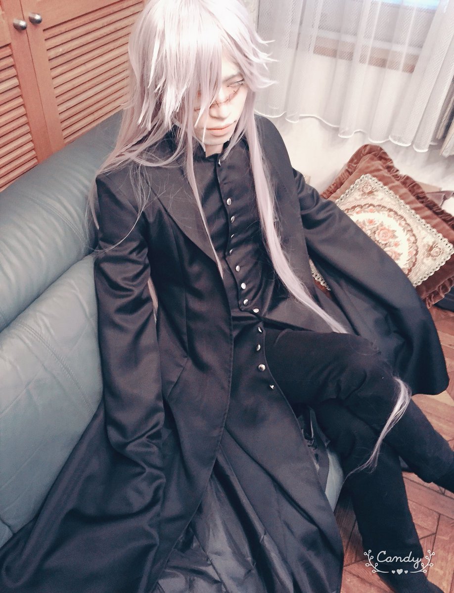 餅月 黒執事 葬儀屋 Undertaker コスプレ未経験の知人男性に ノリでメイクを施してみたところトンデモないものが出来上がってしまいました リアル男性のアンダーテイカーです