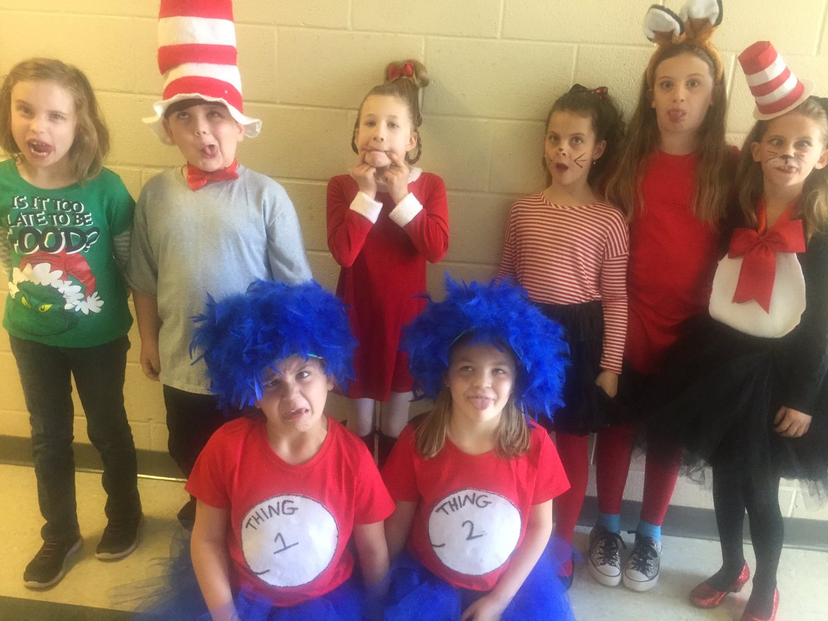 MsLauraWilliams's tweet photo. We are some Dr. Seuss loving 3rd Graders at @EMYoderElem!! #ReadAcrossAmerica #happybirthdaydrseuss #drseuss https://t.co/5JTHOGGHSy
