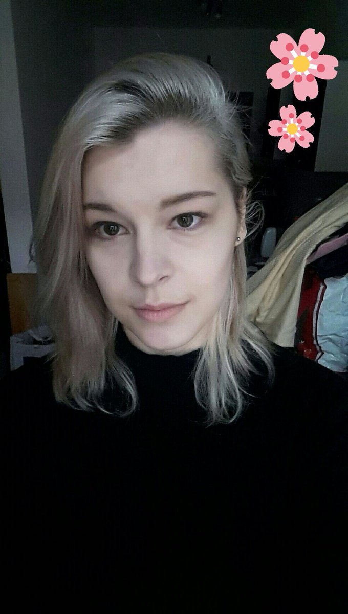 crow__n__prince's tweet photo. Feel pretty today even when the flat is a mess /D #butImdeadinside #herrderaugenringe https://t.co/KMFzdXefMl