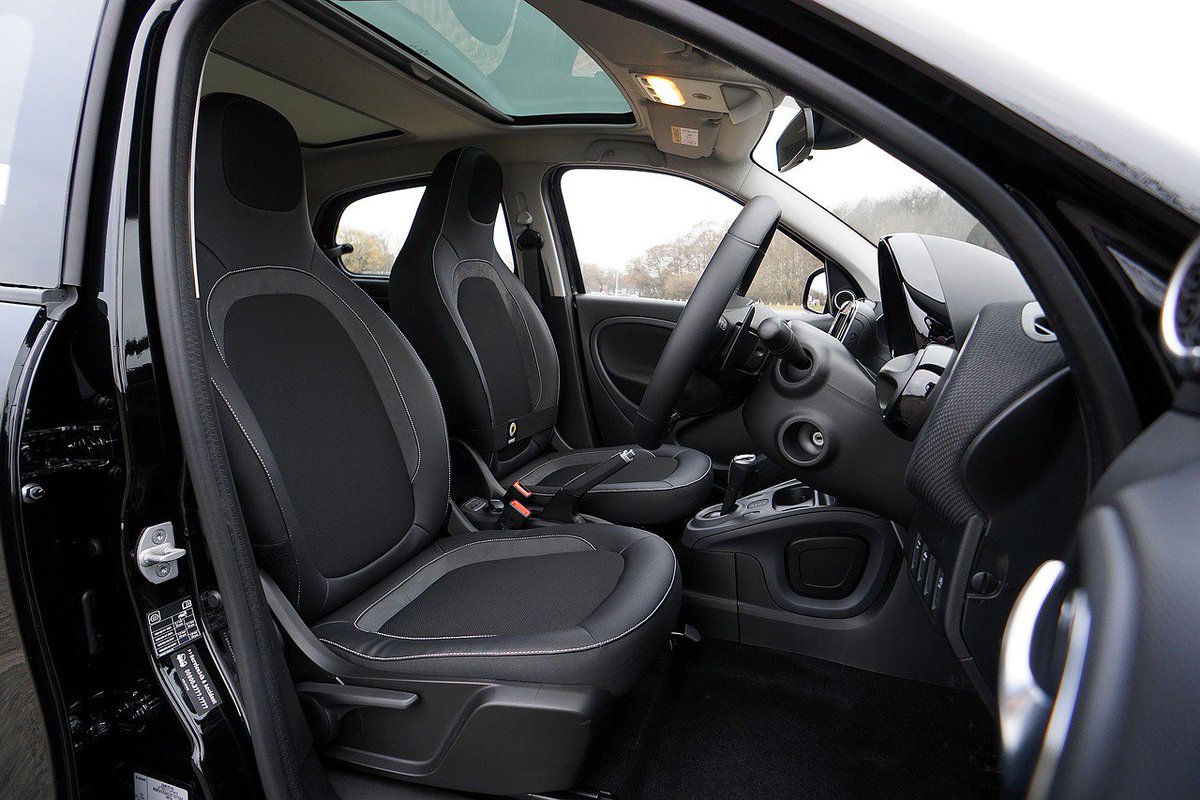 TapolyUK's tweet photo. UK Bill says #selfdrive cars must have #insurance when the driver is in control & also when the vehicle is in charge:https://t.co/26t7iBJDEE https://t.co/UDTZHIA1xT