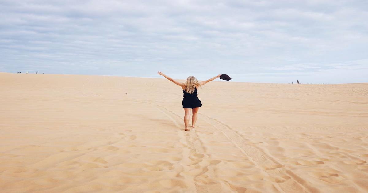 Backpackrstory's tweet photo. Explore The White Sand Dunes Of MUI NE, VIETNAM
https://t.co/szg7g1iswq
#vietnam #muine #travel https://t.co/PKfj99zxjQ