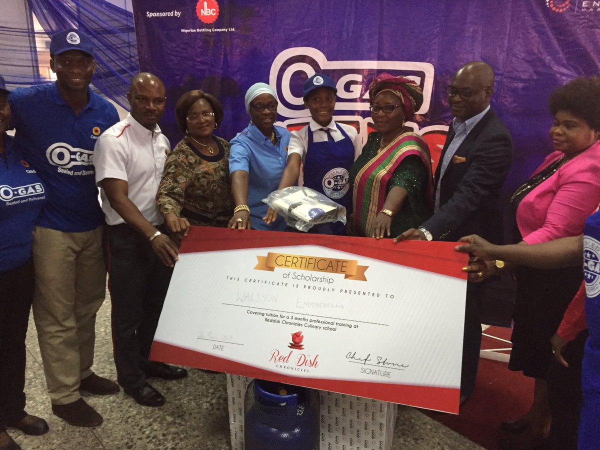 OVHEnergy's tweet photo. Stand up for the champion! #OGasJuniorChef
2016 O-Gas #TeensCanCook NATIONAL WINNER, Walison Emmanuella of Niger Delta Sci Sch (NDSS), PHC https://t.co/IEwzVh95cc