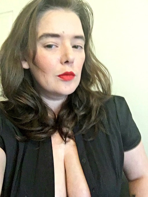 I'll be on webcam from 3 today! Drop me a message to arrange your session #Femdom #webcam https://t.<a href="/tag/femdom"class="tags"><span>#femdom</span></a><a href="/tag/webcam"class="tags"><span>#webcam</span></a>