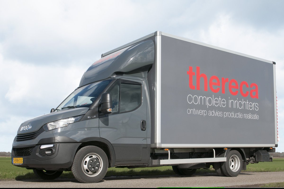 TherecaBV's tweet image. Ons wagenpark is vernieuwd! Deze nieuwe Iveco Daily wordt op wens van de klant, dagelijks voorzien van een nieuw interieur.