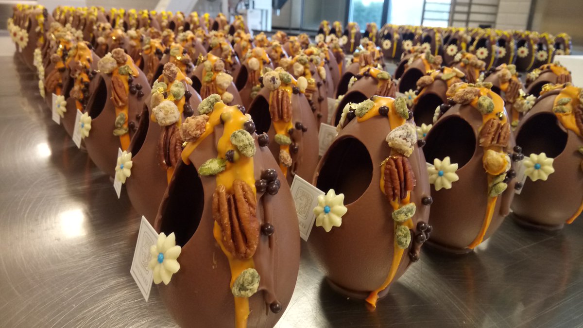 VanDenderChocolates tweet media