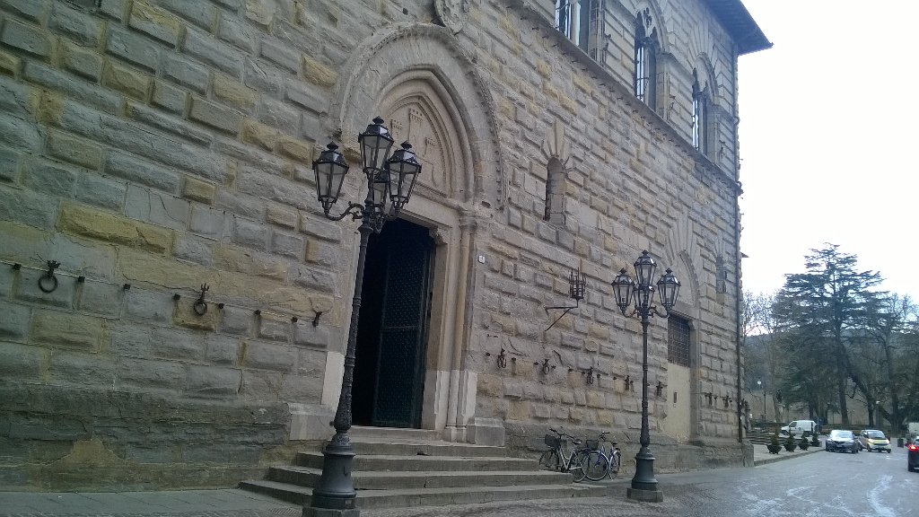 SentiSanta's tweet photo. Città di Castello. #Crescimpresa2017I social media per vendere. Come migliorare strategicamente le aziende. https://t.co/Xri3RDzYqU