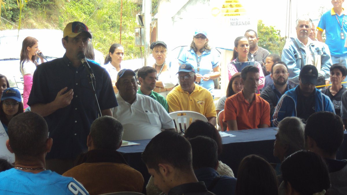 CoordAltosMiran's tweet photo. Acompañamos al Gobernador @hcapriles en el Gabinete del sector Romulo Gallegos de #LSTQ  #FelizJueves https://t.co/II1tsFIN3v