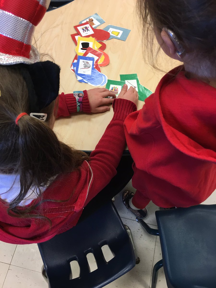 CGgrade2's tweet image. Sharing the joy of rhyming, counting and patterning with our pre-school reading buddies.  😊
#ReadAcrossAmerica