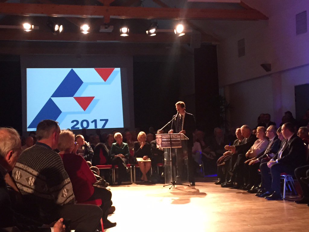 HoyauxM's tweet photo. Plus de 500 personnes ce soir à Domont avec @jechartier pour @FrancoisFillon #mobilisation #Fillon2017 https://t.co/SJmp1jCZB3