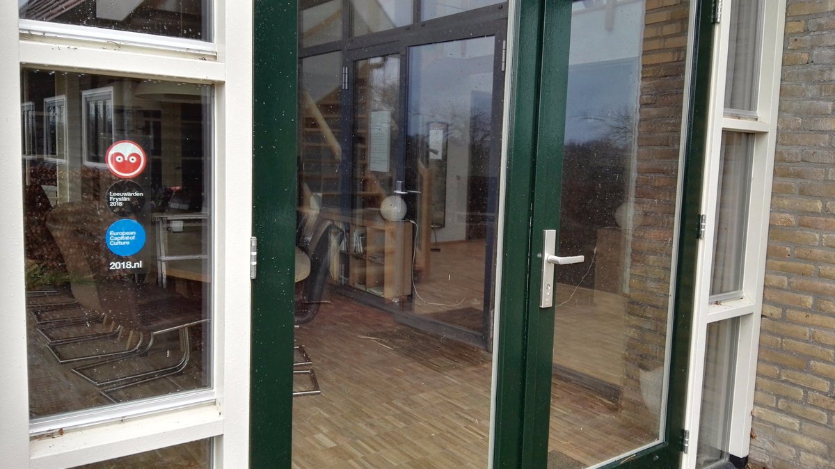 We zijn er klaar voor! De raam-sticker hangt! #LF2018  @LWD2018  <a href="/HanitavdSchaaf/">HanitavanderSchaaf</a>