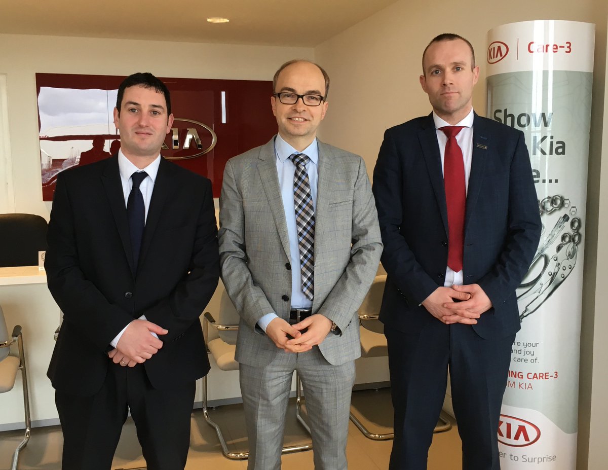 Great to have @Kia_Motors Aftersales Area Manager, Hans-Jurgen Gehrke visit our new showroom. We're not tired just yet of showing it off ;)