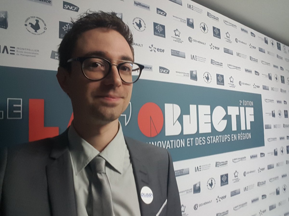 TiboWASIO's tweet photo. J'ai mis une cravate exprès pour passer dans le mur de tweet du #LabOjectif .@ObjectifLR .@PlusshFR https://t.co/J8AJmo2ORN