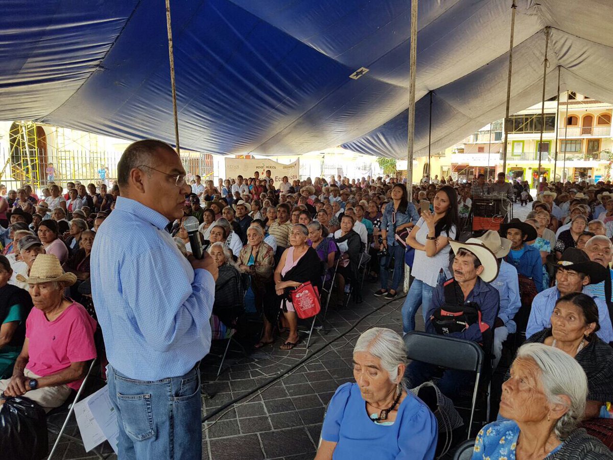 martinvasquezv's tweet photo. En Santa Catarina Juquila atendemos el compromiso de @SEDESOL_mx de entregar los apoyos a los 643 beneficiarios de #PPAM +65 https://t.co/bUns6QMOiF