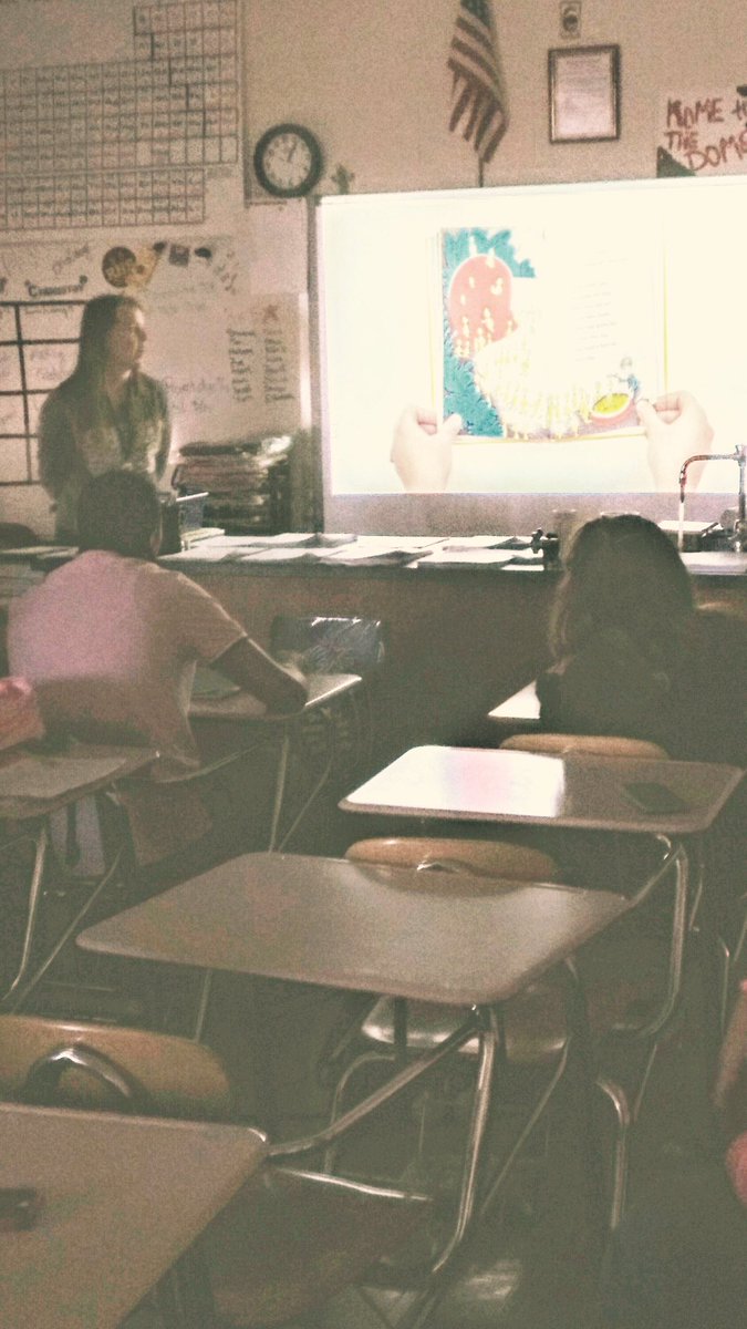 Hill_Kelly14's tweet image. @romehighlibrary High Schoolers like Dr. Seuss too! #ReadAcrossAmerica #romewolvesread #rcswolvespln #onefishtwofish