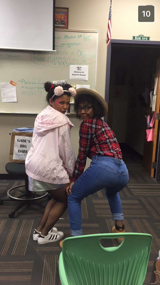 Gionna_Davis's tweet photo. Cowboys v. Aliens!! but we came together for the babies #dwdw17 https://t.co/YTKPtT1Y8q