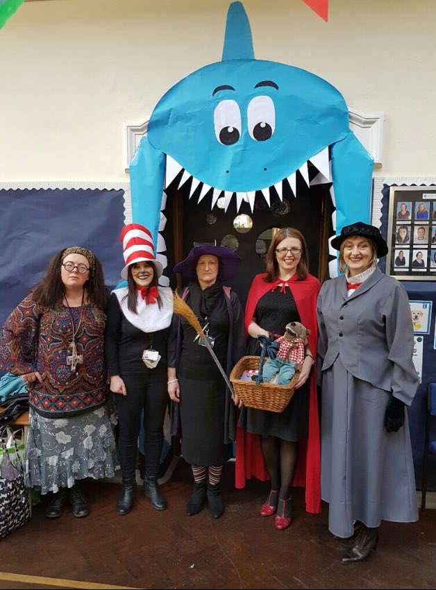 BearsdenPrimary's tweet photo. SLT on #WorldBookDay! More pictures of the day to follow!! https://t.co/MYwsPzTTls