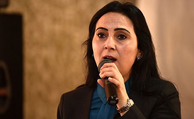 DemokratHaber's tweet photo. Figen Yüksekdağ: Özyönetim değil katı merkeziyetçilik böler 

https://t.co/ubQJxgtflp https://t.co/qwMFMLG1Xz